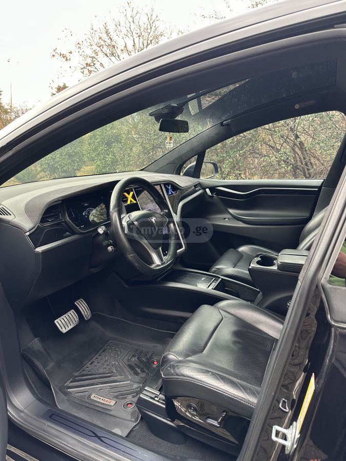 Tesla Model X - фото 9