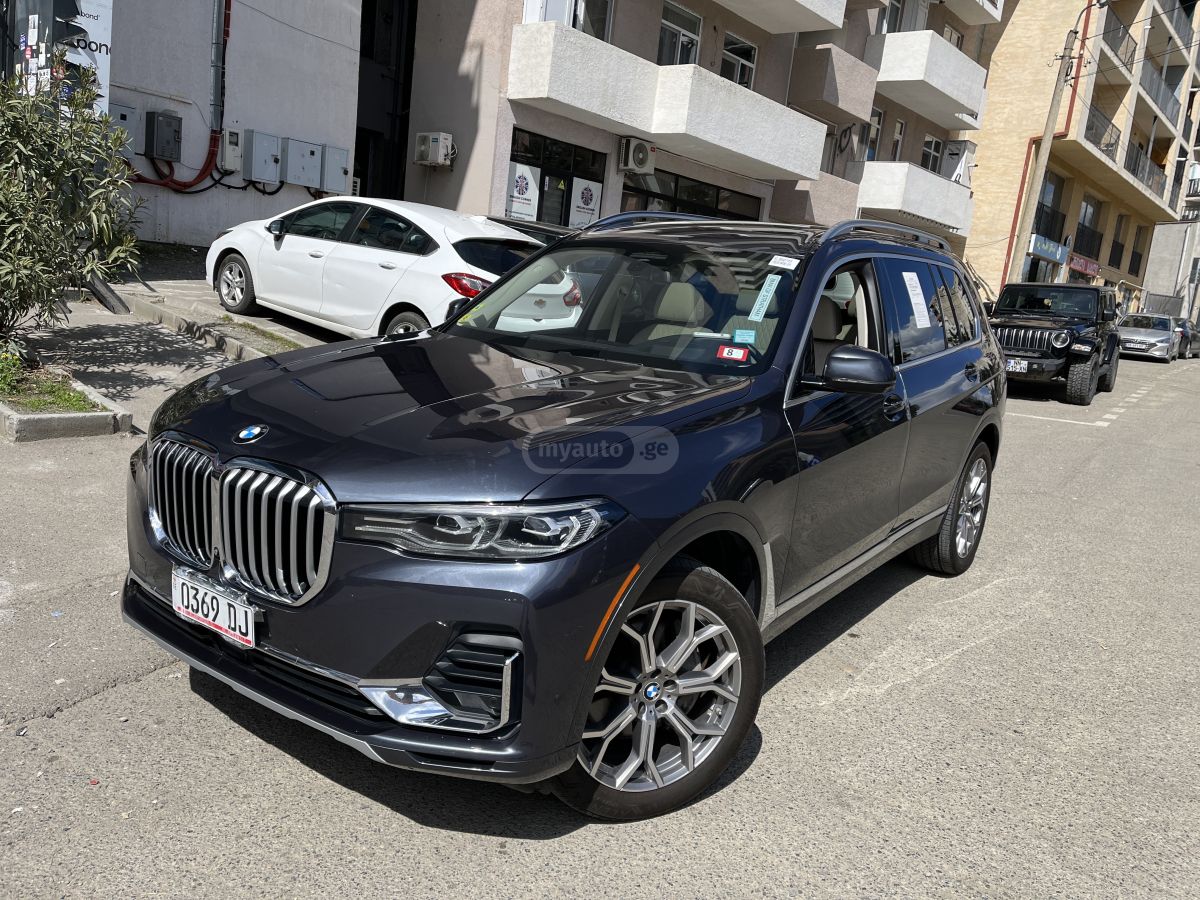 BMW X5 - фото 1