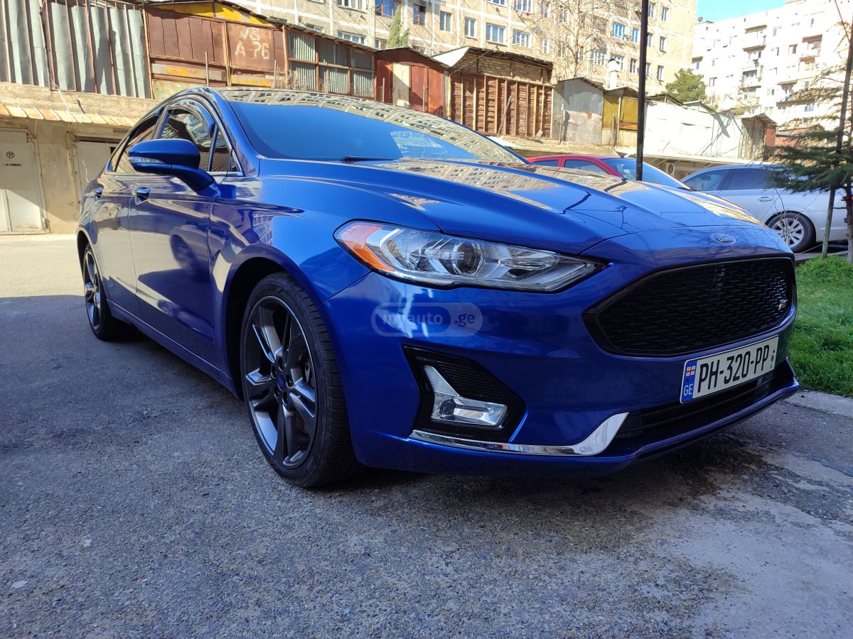 Ford Fusion - фото 1
