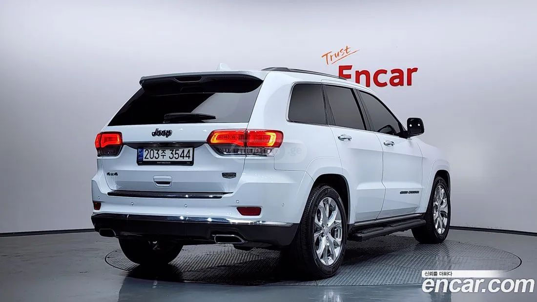 Jeep Grand Cherokee - фото 2