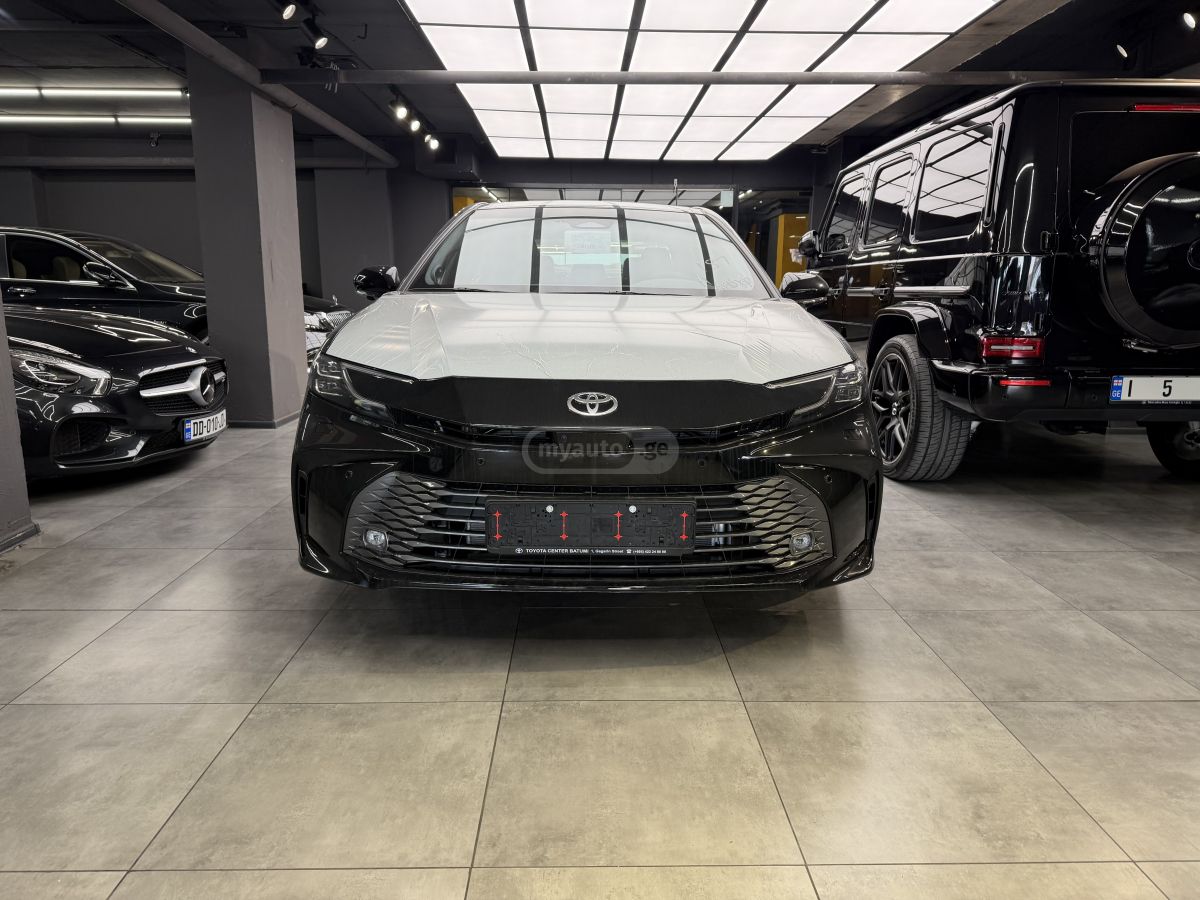 Toyota Camry - фото 2