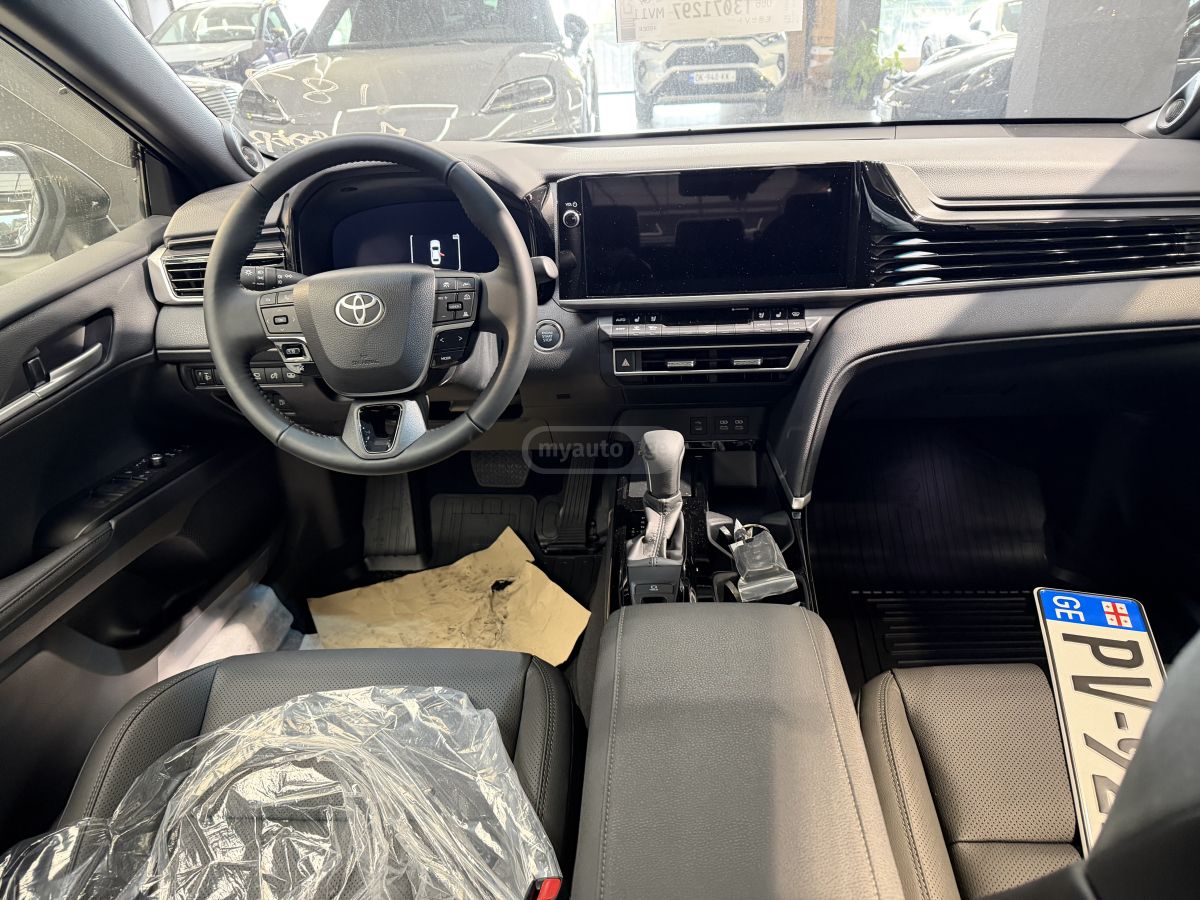 Toyota Camry - фото 6