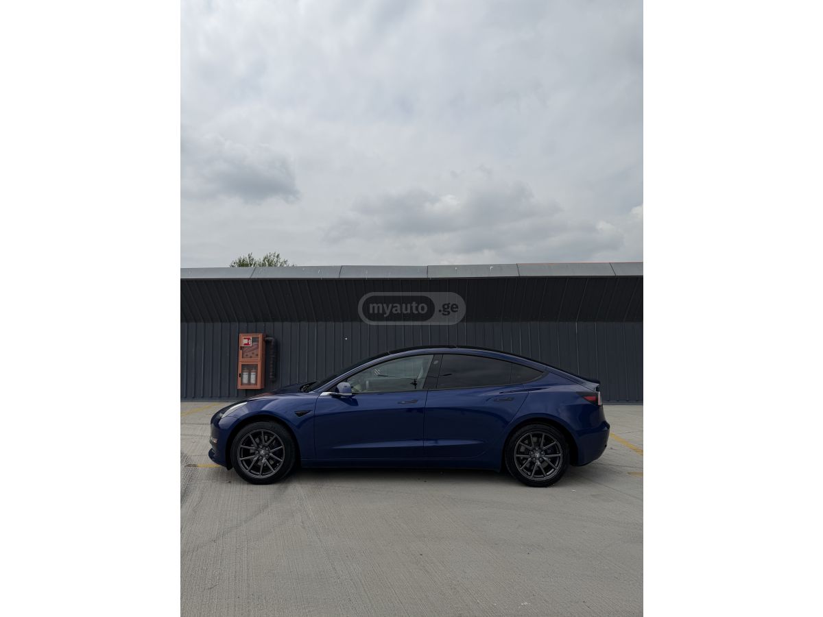 Tesla Model 3 - фото 4