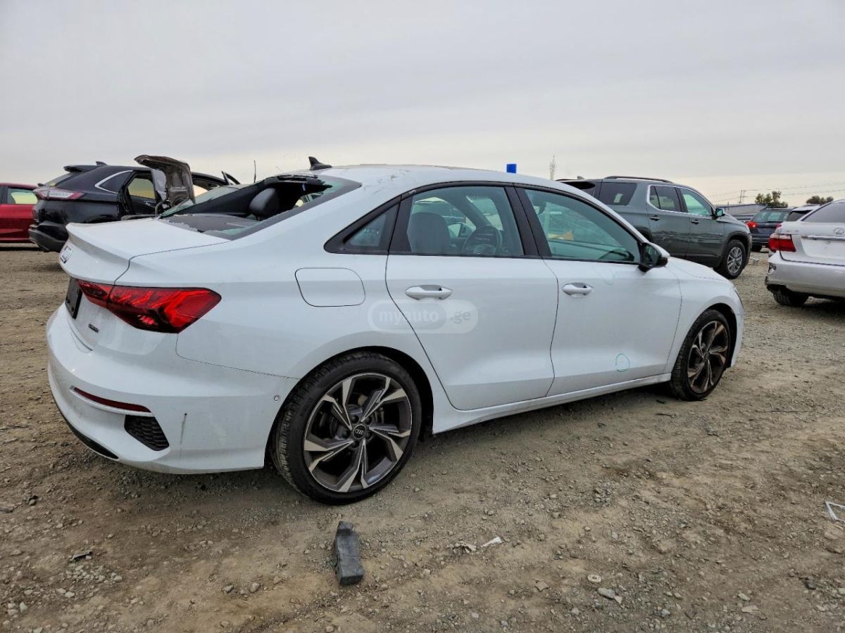 Audi 40 Premium 4dr All-Wheel Drive — миниатюра 5