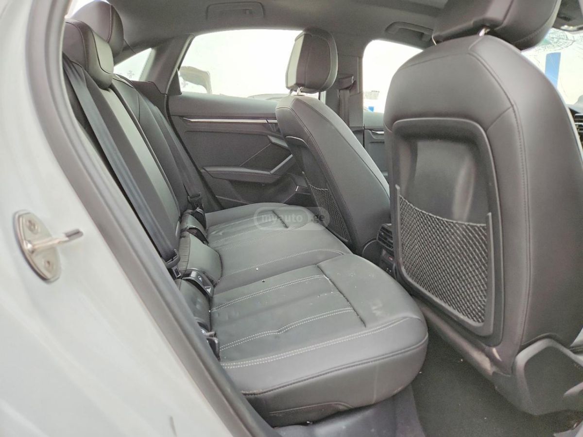 Audi 40 Premium 4dr All-Wheel Drive — миниатюра 9