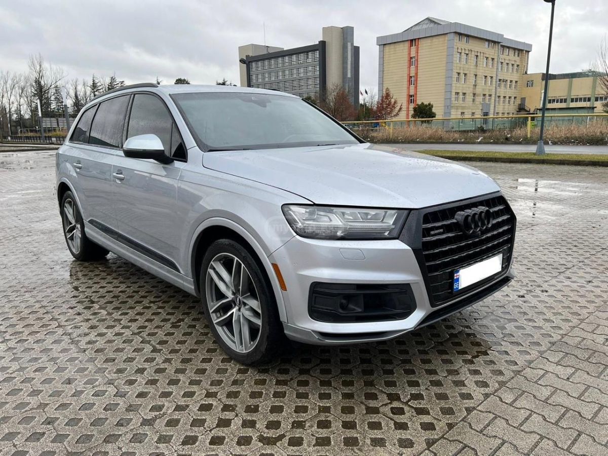Audi Q7 - фото 2