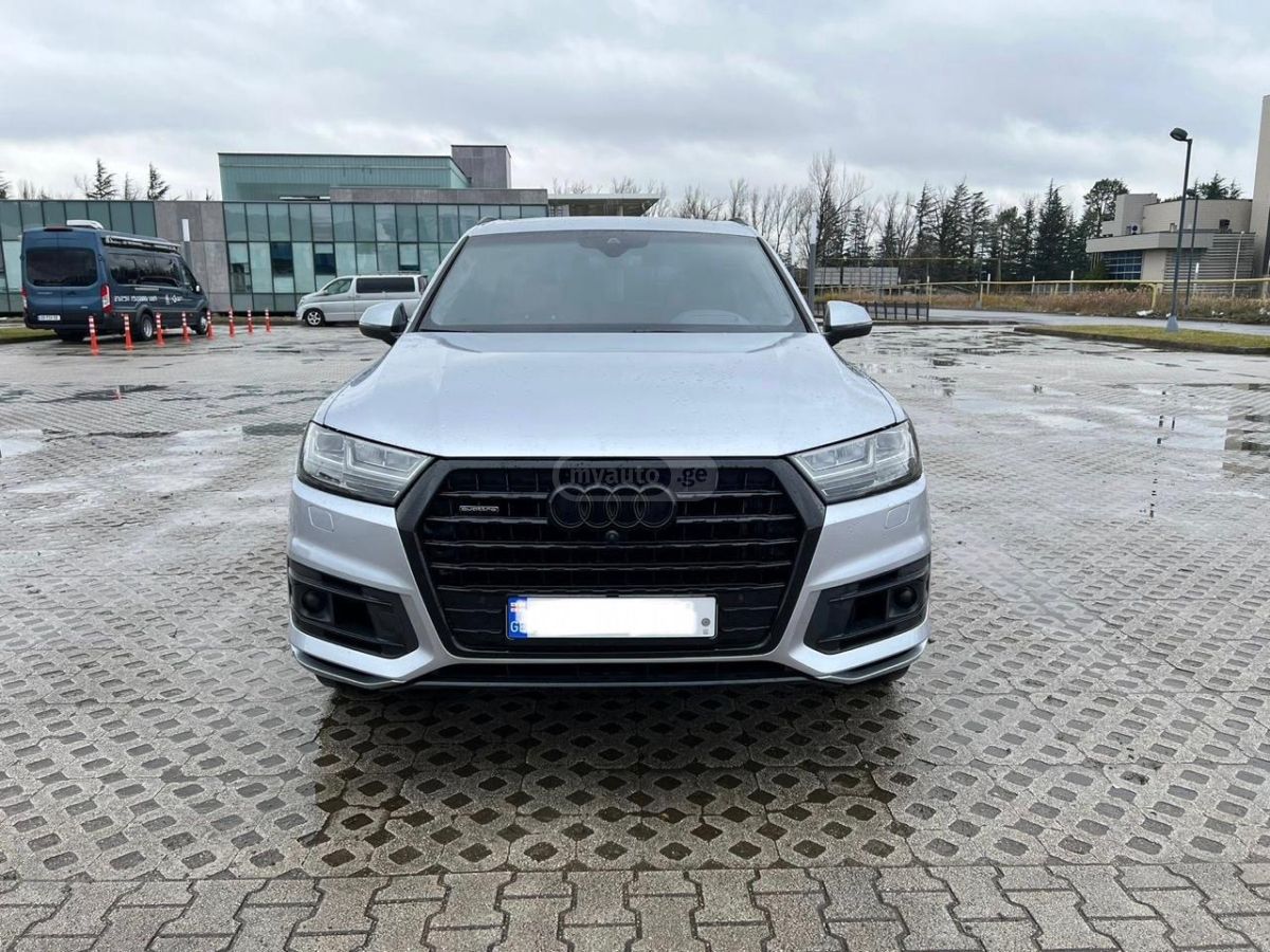 Audi Q7 - фото 3