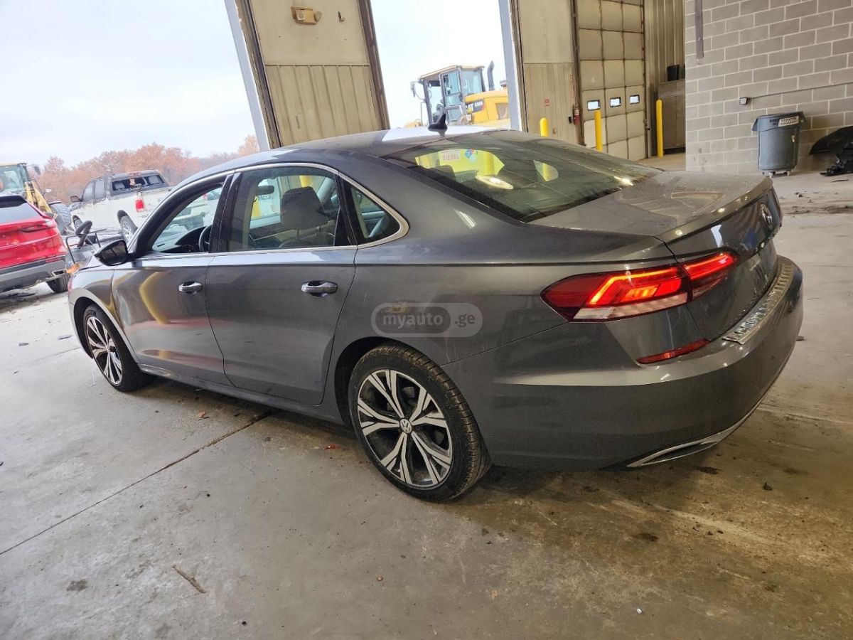 Volkswagen Passat - фото 1