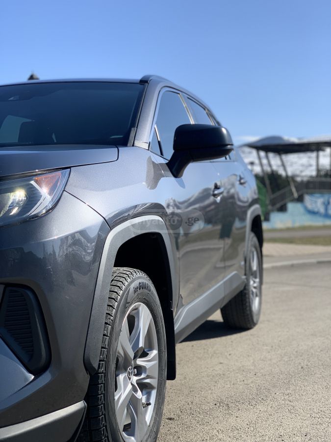 Toyota LE 4dr All-Wheel Drive CVT — миниатюра 3