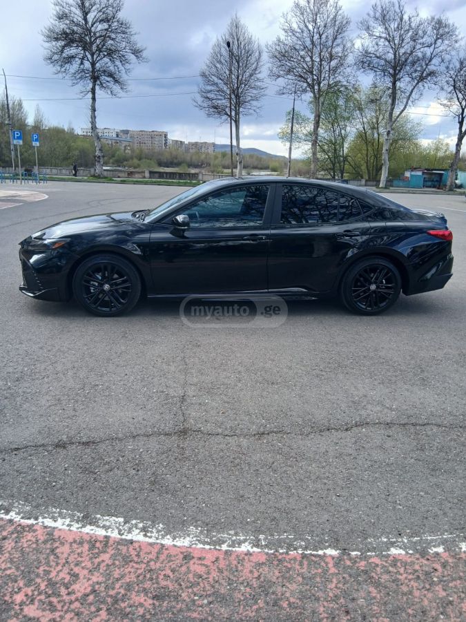 Toyota Camry - фото 3