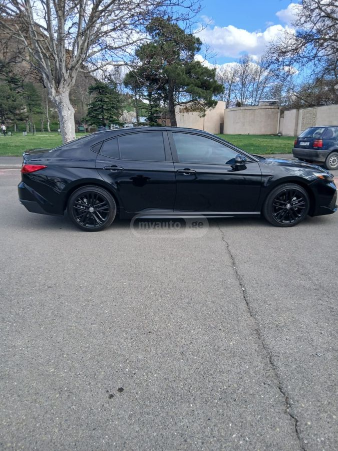 Toyota Camry - фото 4