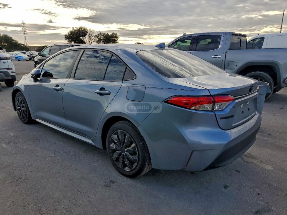 Toyota LE 4dr Sedan CVT — миниатюра 2