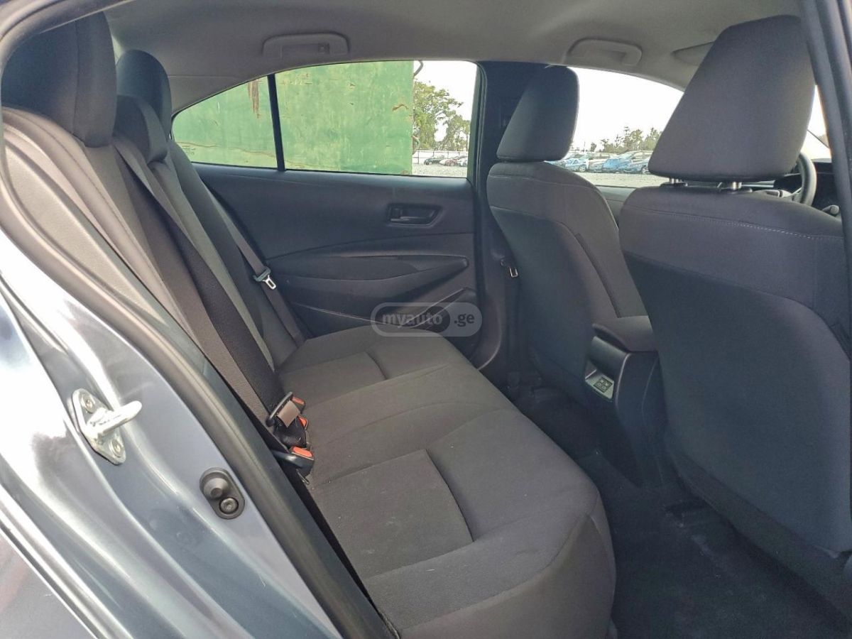 Toyota LE 4dr Sedan CVT — миниатюра 9