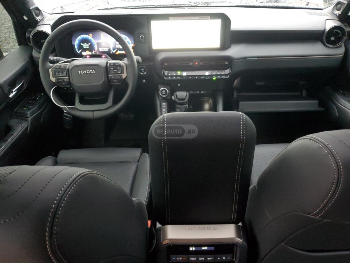 Toyota Land Cruiser Prado 2025 — миниатюра 8