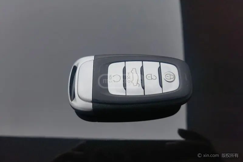 Hongqi H9 - фото 7