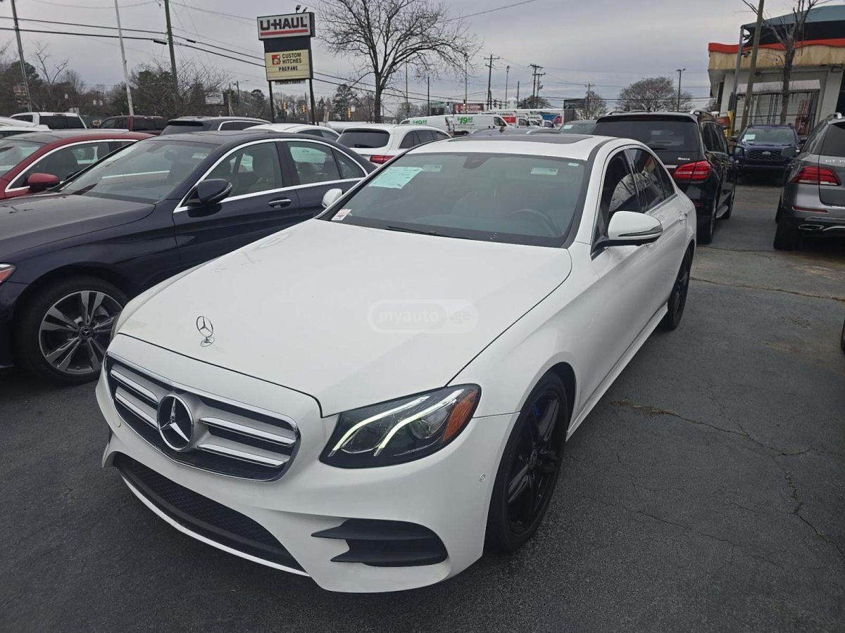 Mercedes-Benz E 350 - фото 1