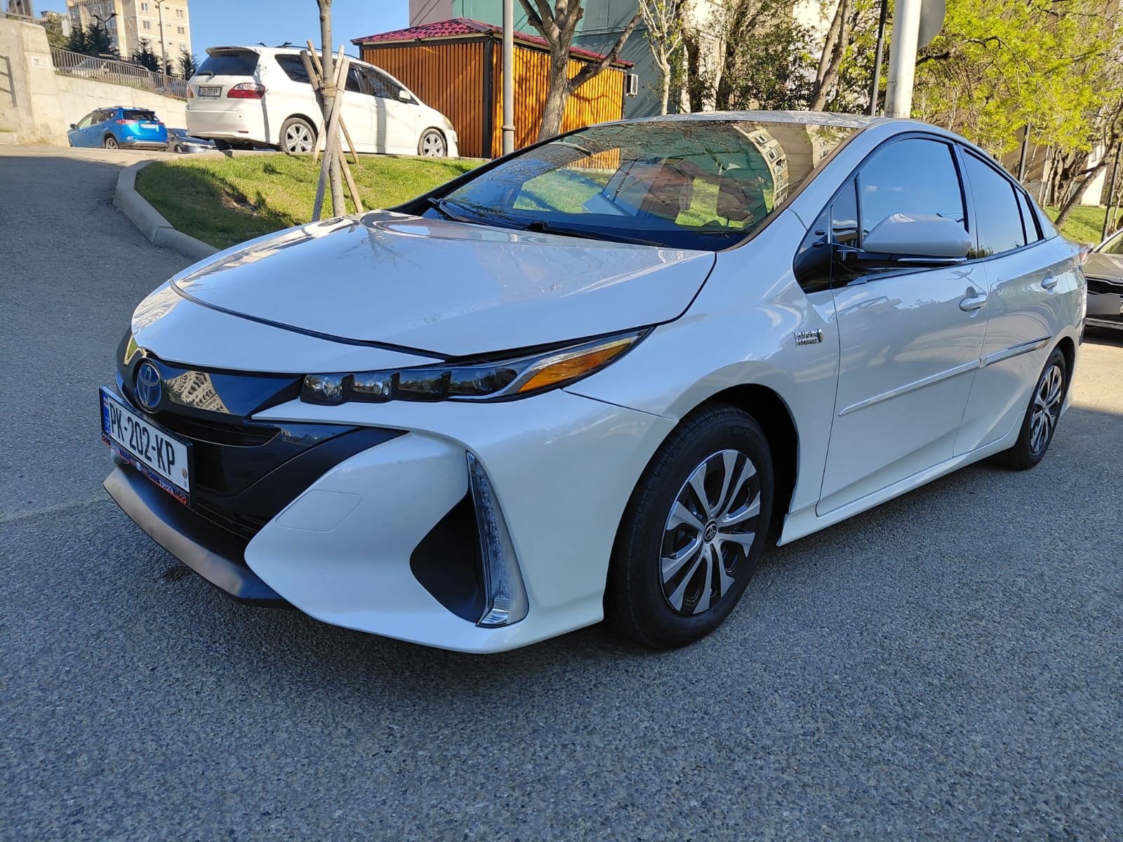 Toyota Prius Prime - фото 1