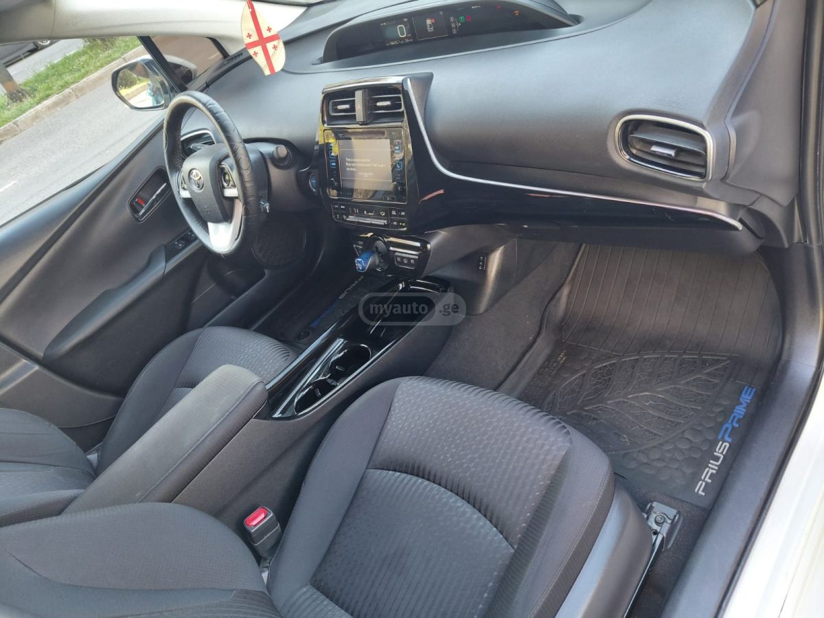 Toyota Prius Prime - фото 8