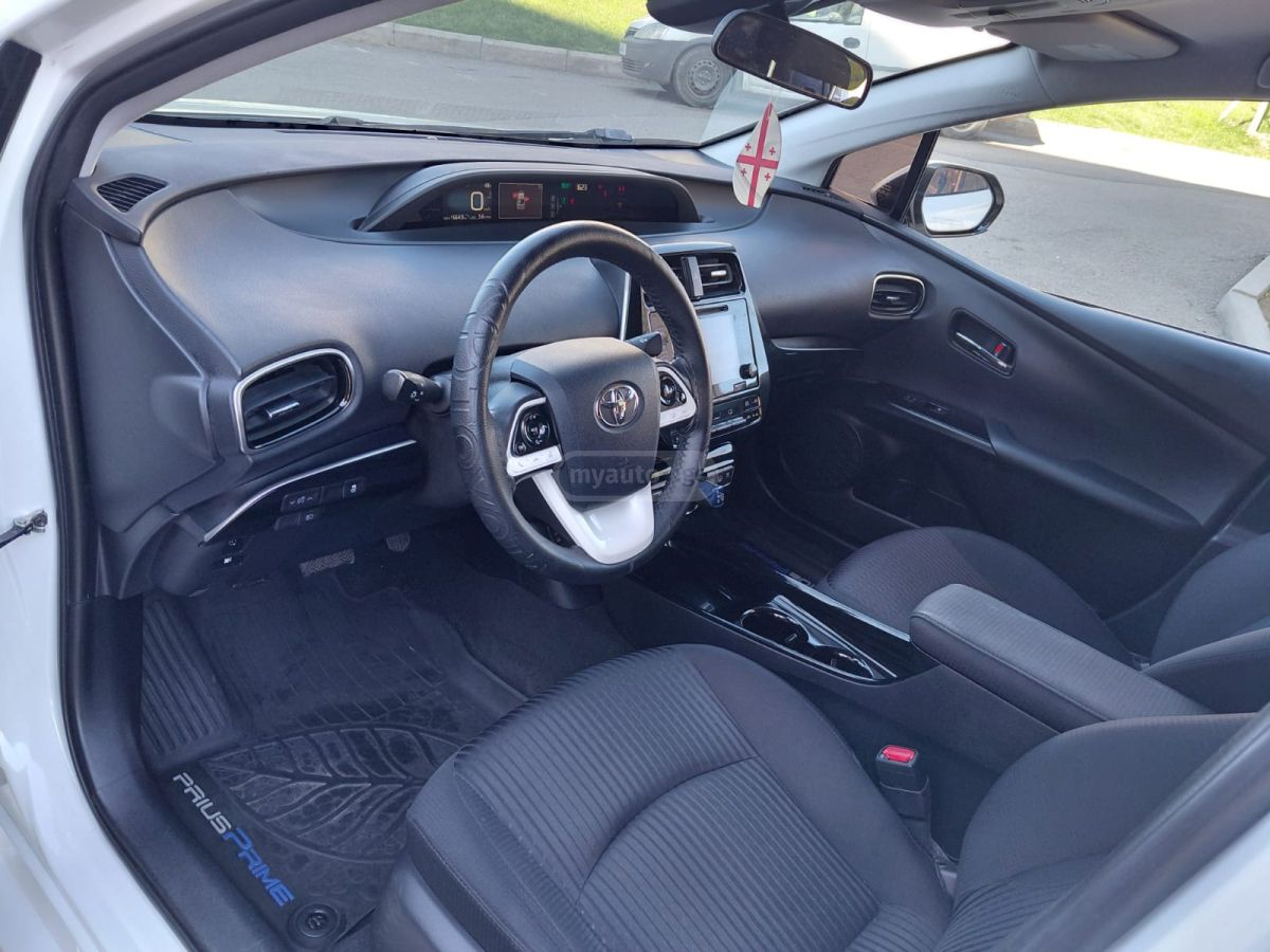 Toyota Prius Prime - фото 9