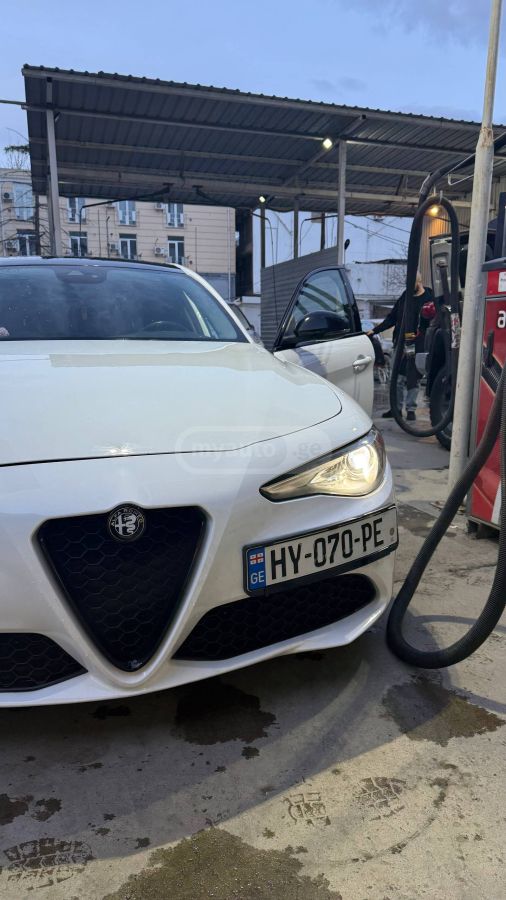 Alfa Romeo Giulia - фото 2