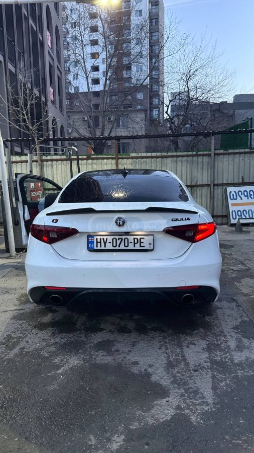 Alfa Romeo Giulia - фото 4