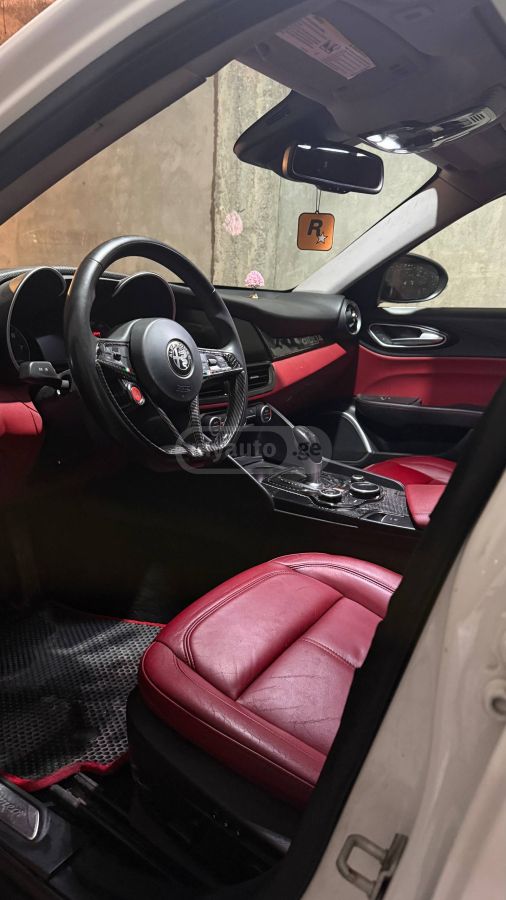 Alfa Romeo Giulia - фото 7