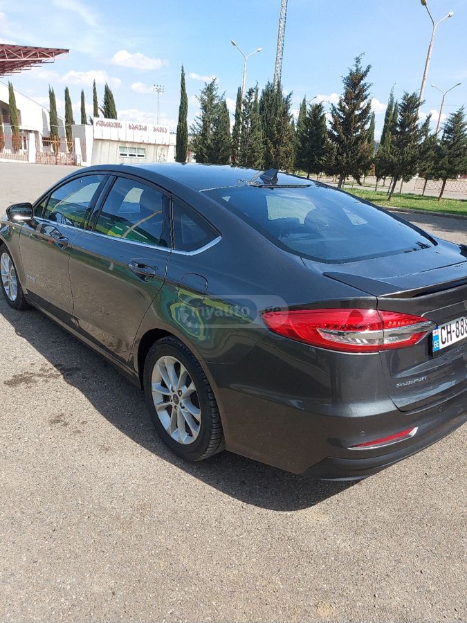 Ford Fusion - фото 3
