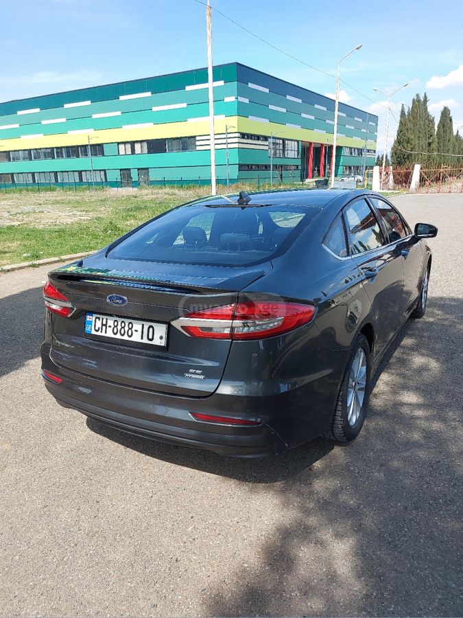 Ford Fusion - фото 5