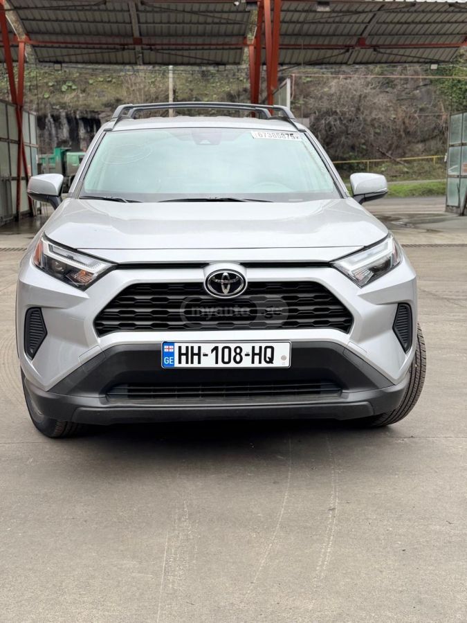 Toyota RAV 4 - фото 1