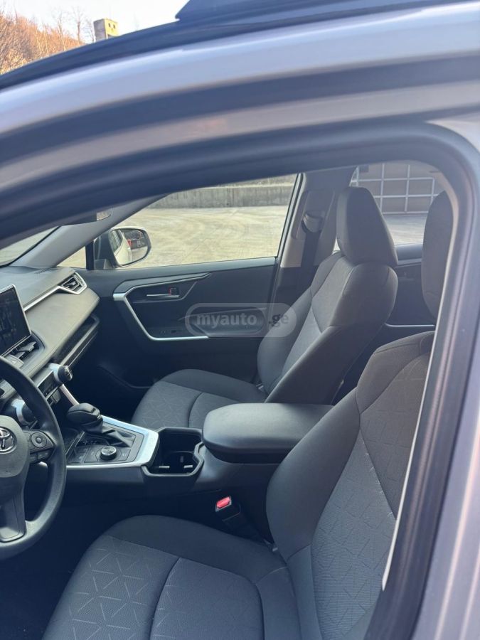 Toyota RAV 4 - фото 10