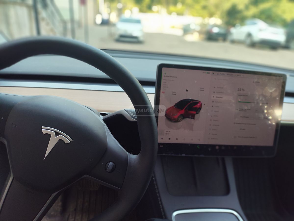 Tesla Model Y - фото 3