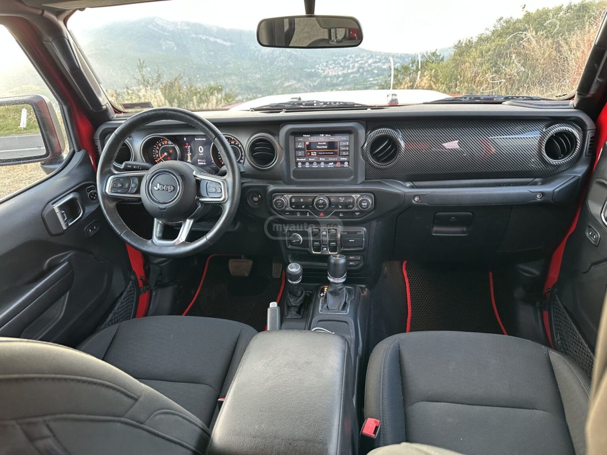 Jeep Rubicon 4dr 4x4 Crew Cab 5 ft. — миниатюра 11