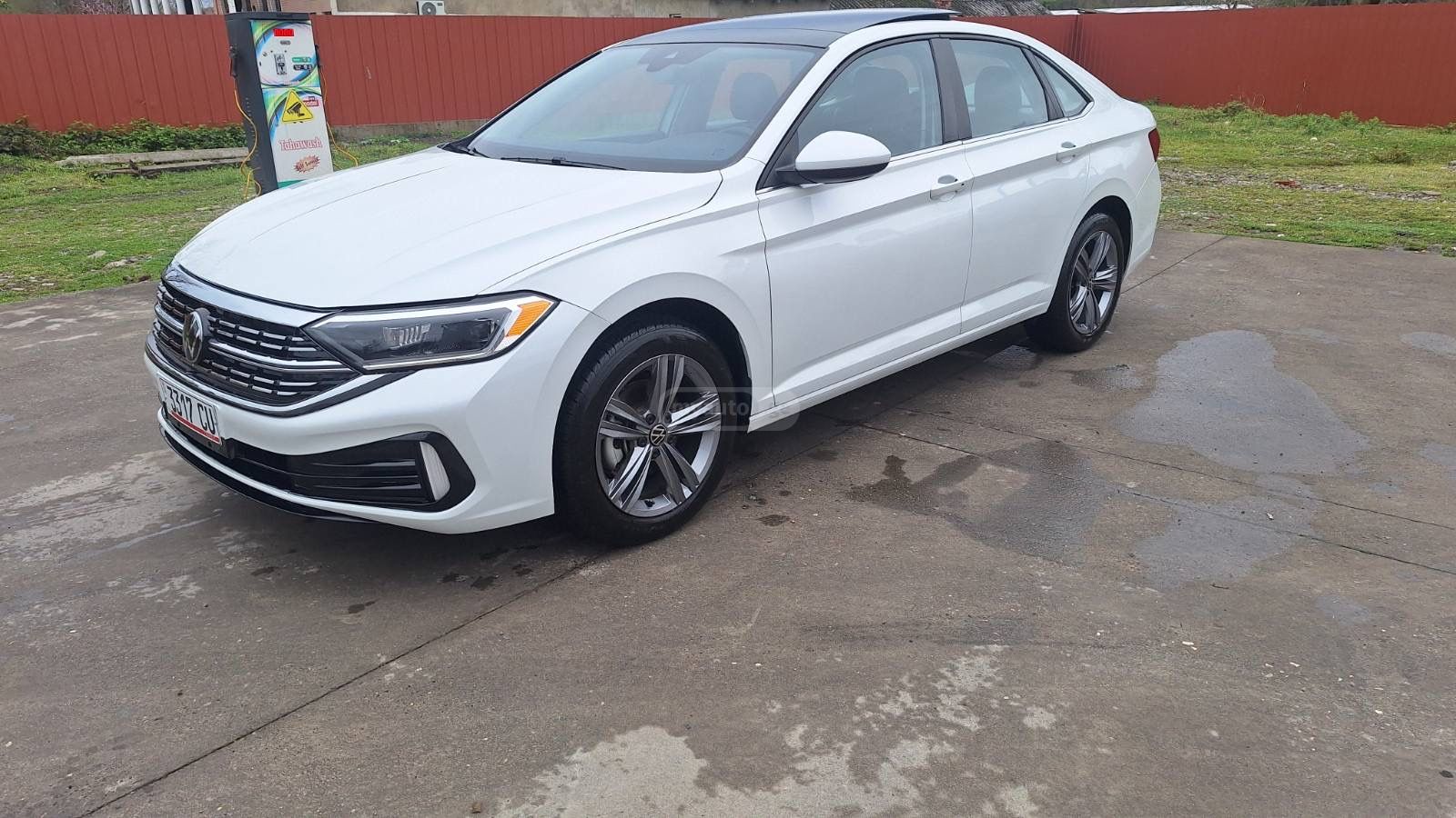 Volkswagen Jetta - фото 1