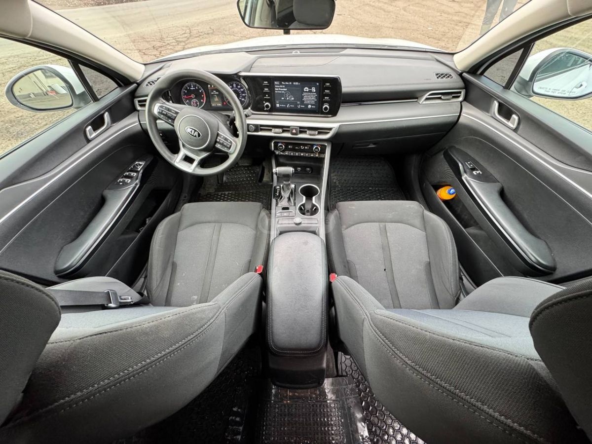 Kia K5 - фото 11