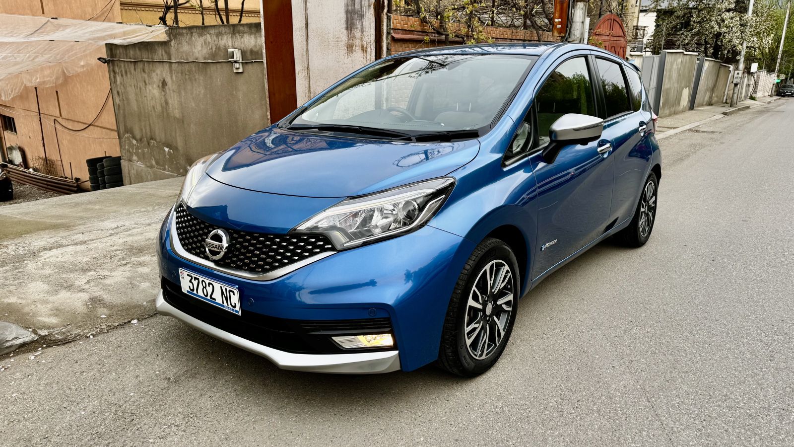Nissan Note - фото 1