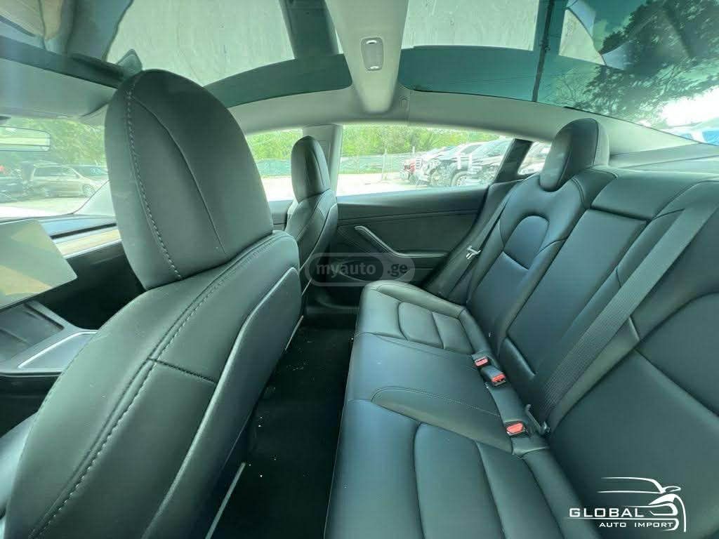 Tesla Model 3 - фото 5