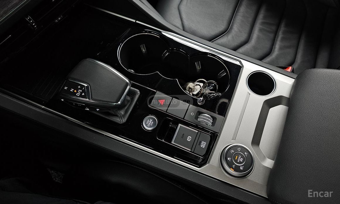 Volkswagen Touareg - фото 9