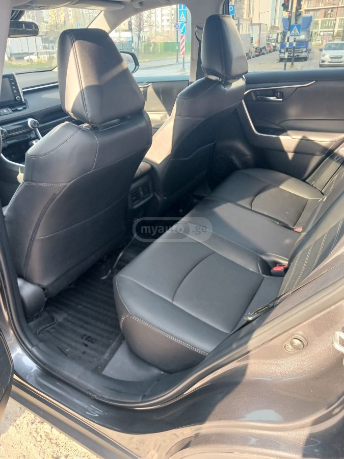 Toyota RAV 4 - фото 2