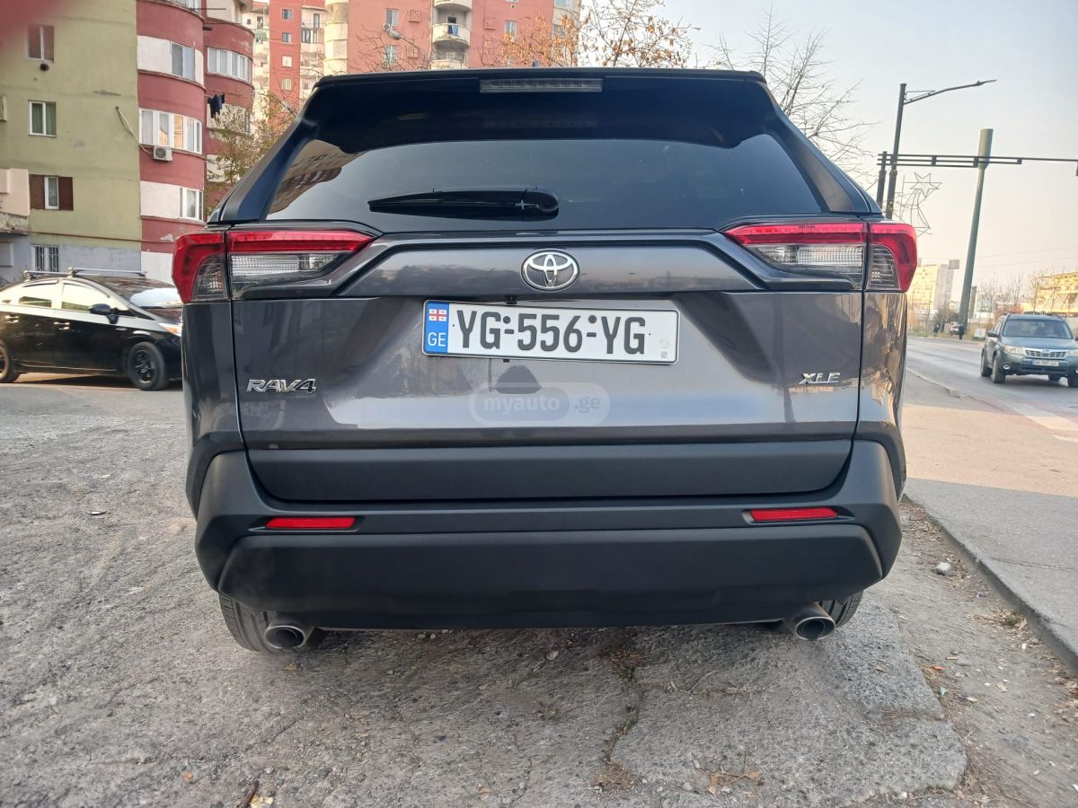 Toyota RAV 4 - фото 6