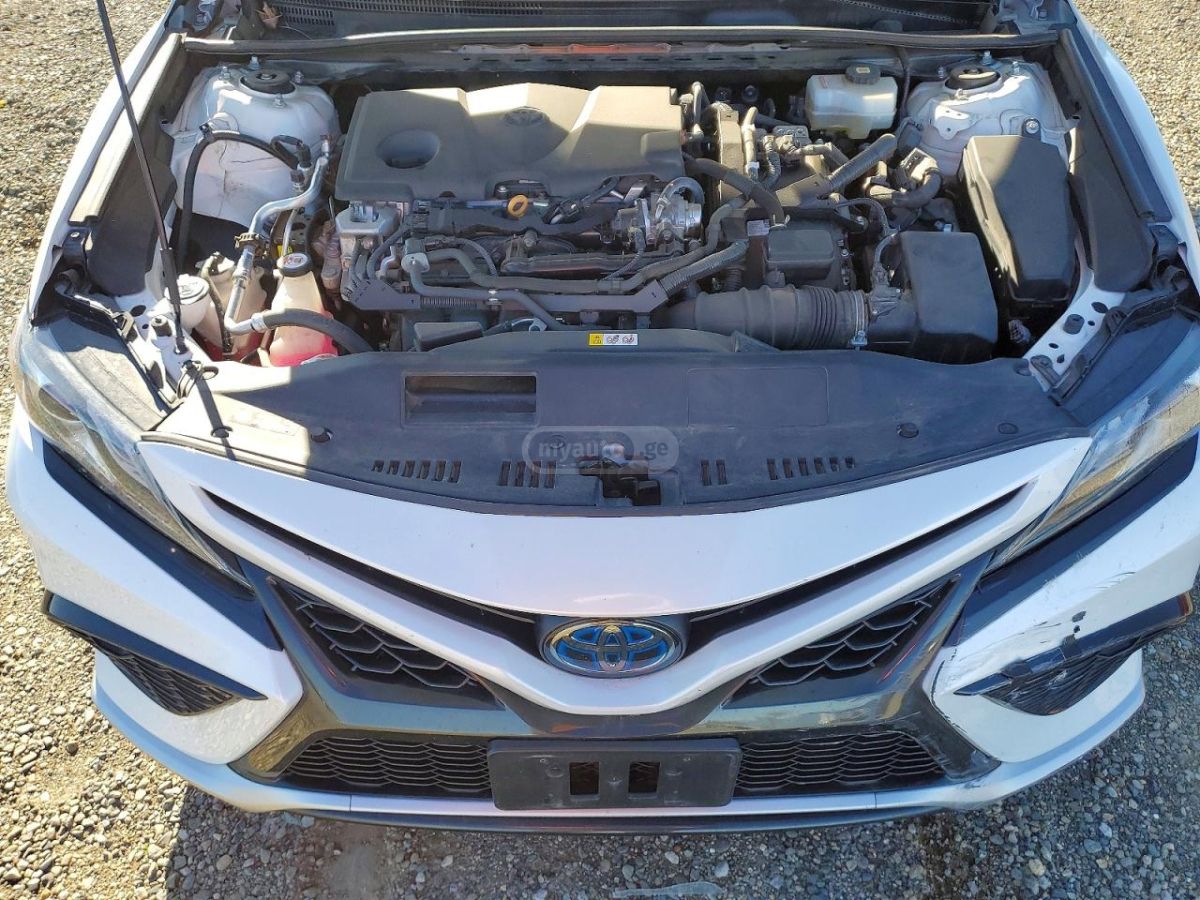 Toyota XSE 4dr Front-Wheel Drive Seda — миниатюра 10