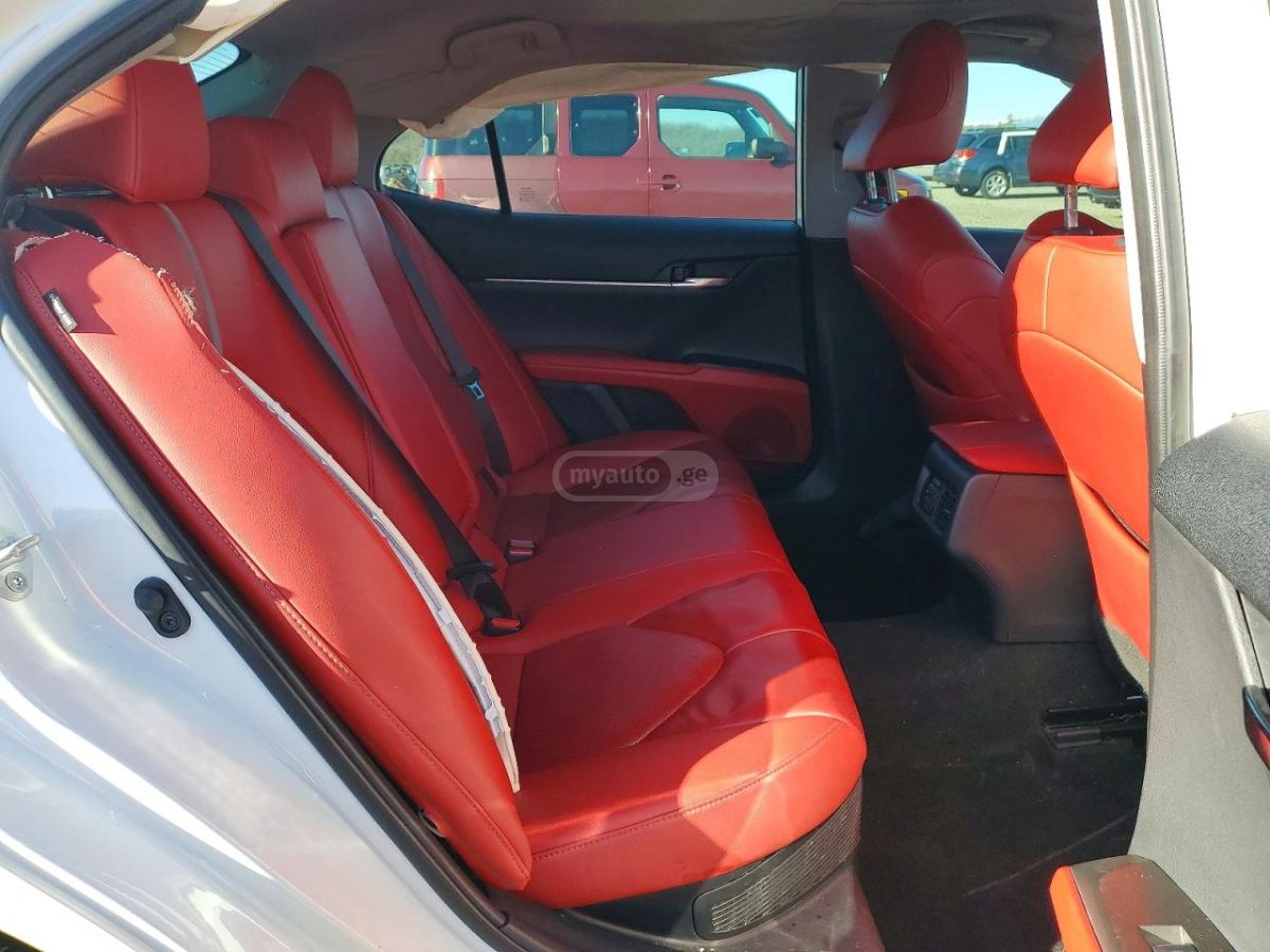 Toyota XSE 4dr Front-Wheel Drive Seda — миниатюра 7