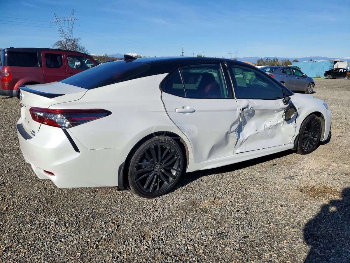 Toyota XSE 4dr Front-Wheel Drive Seda — миниатюра 8