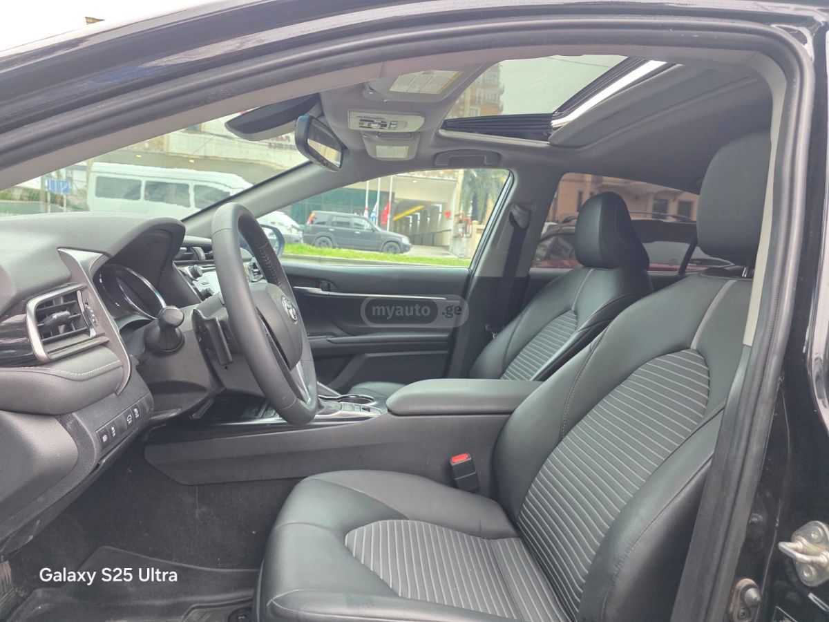 Toyota Camry - фото 12