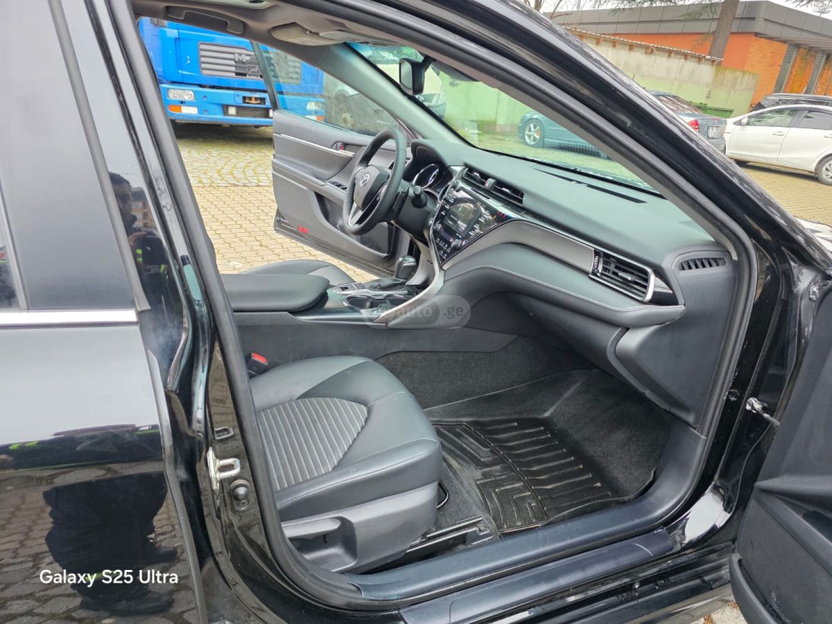 Toyota Camry - фото 13