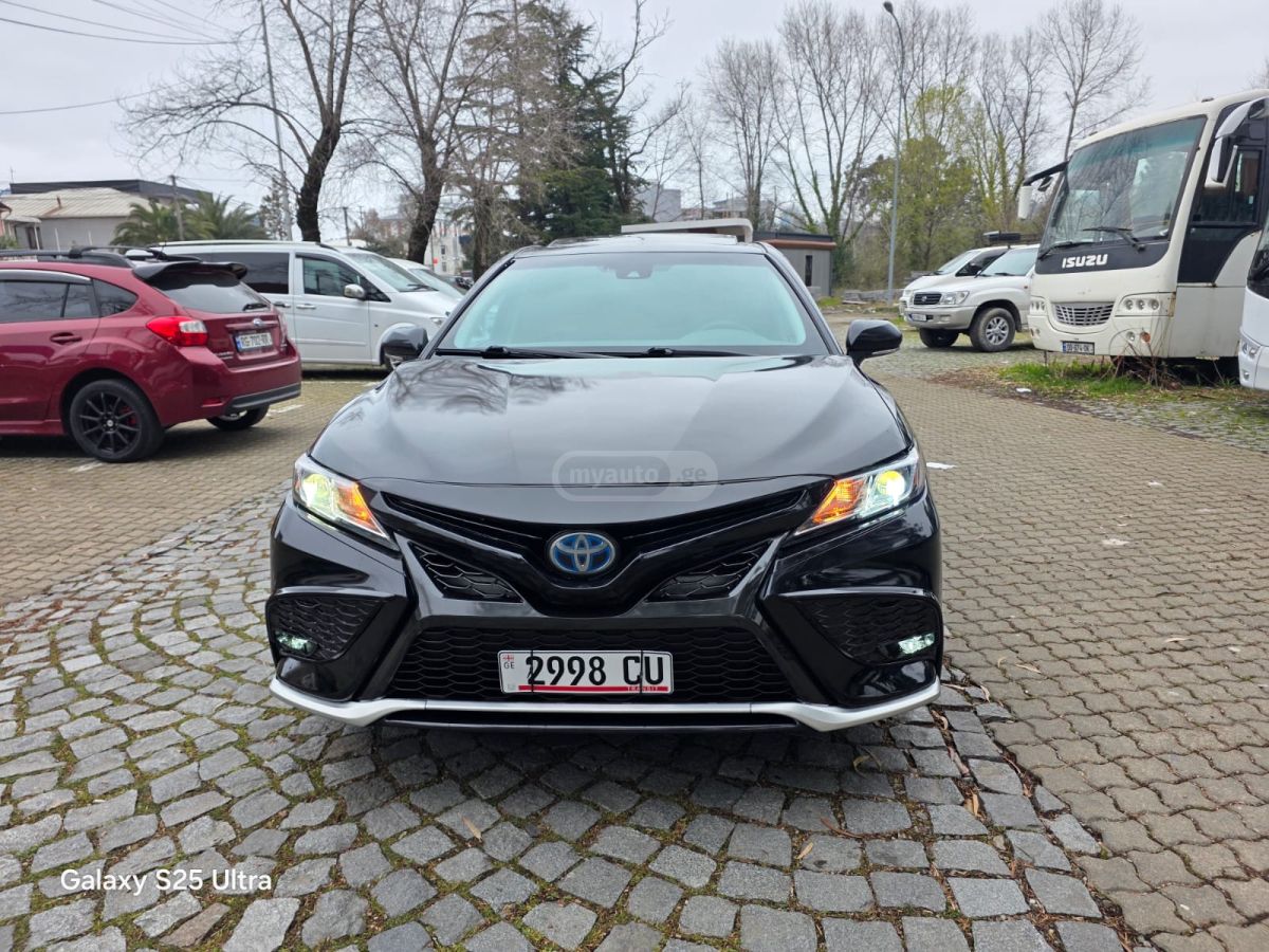 Toyota Camry - фото 2
