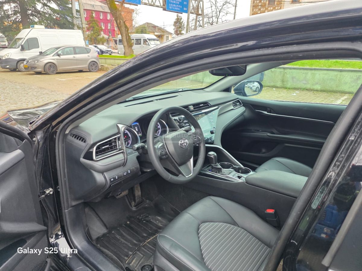 Toyota Camry - фото 9