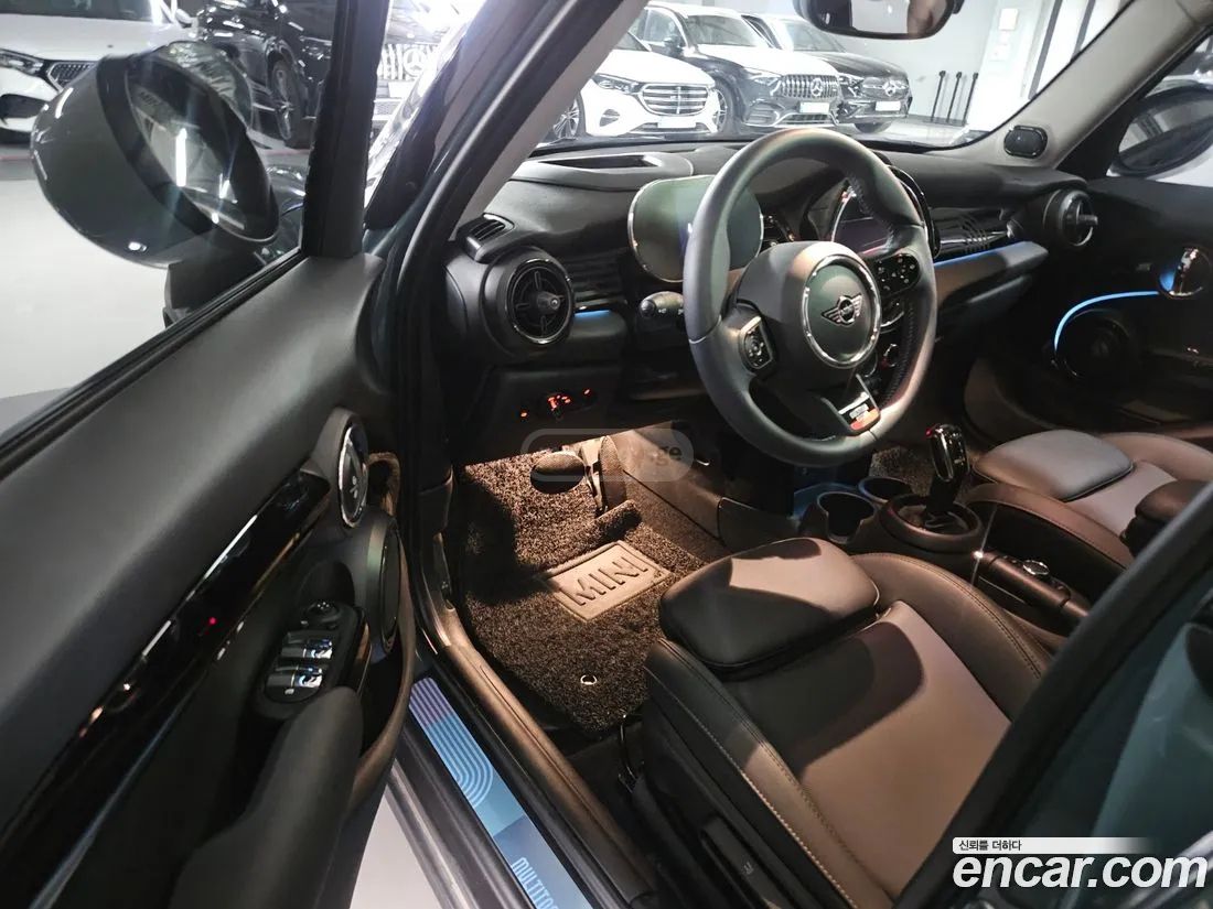 MINI Cooper 2023 — миниатюра 5