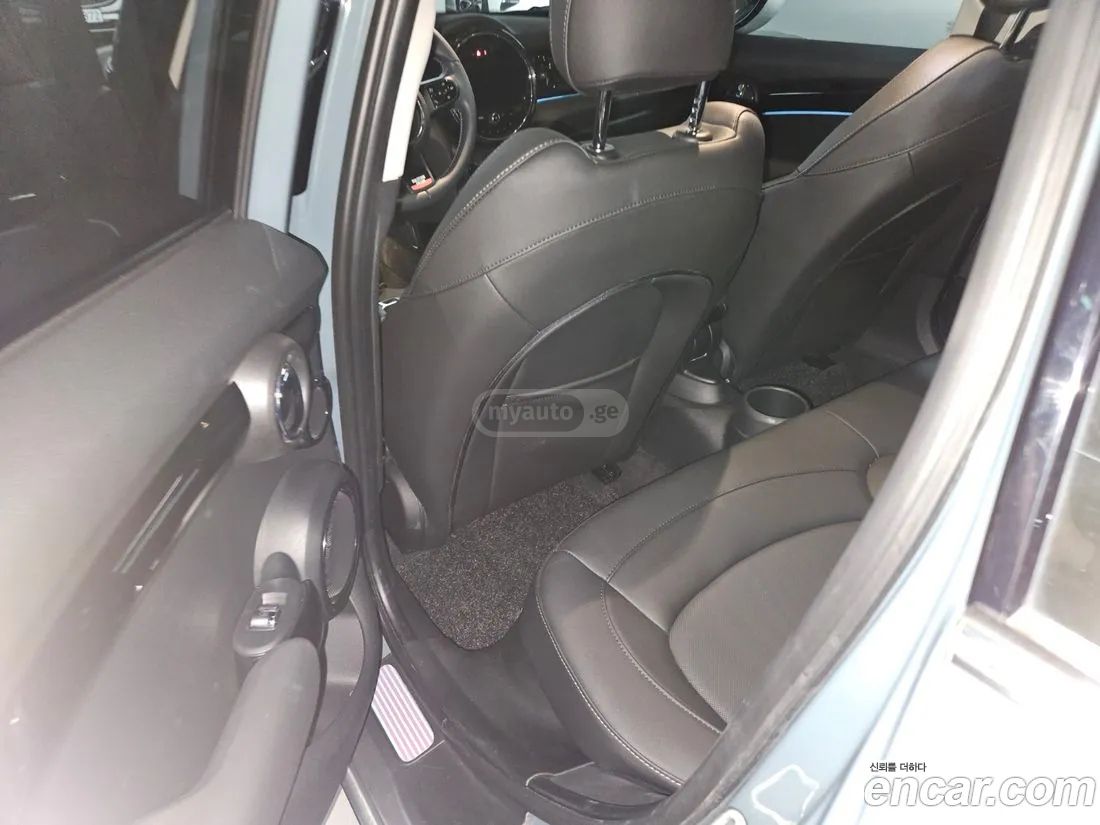 MINI Cooper 2023 — миниатюра 6