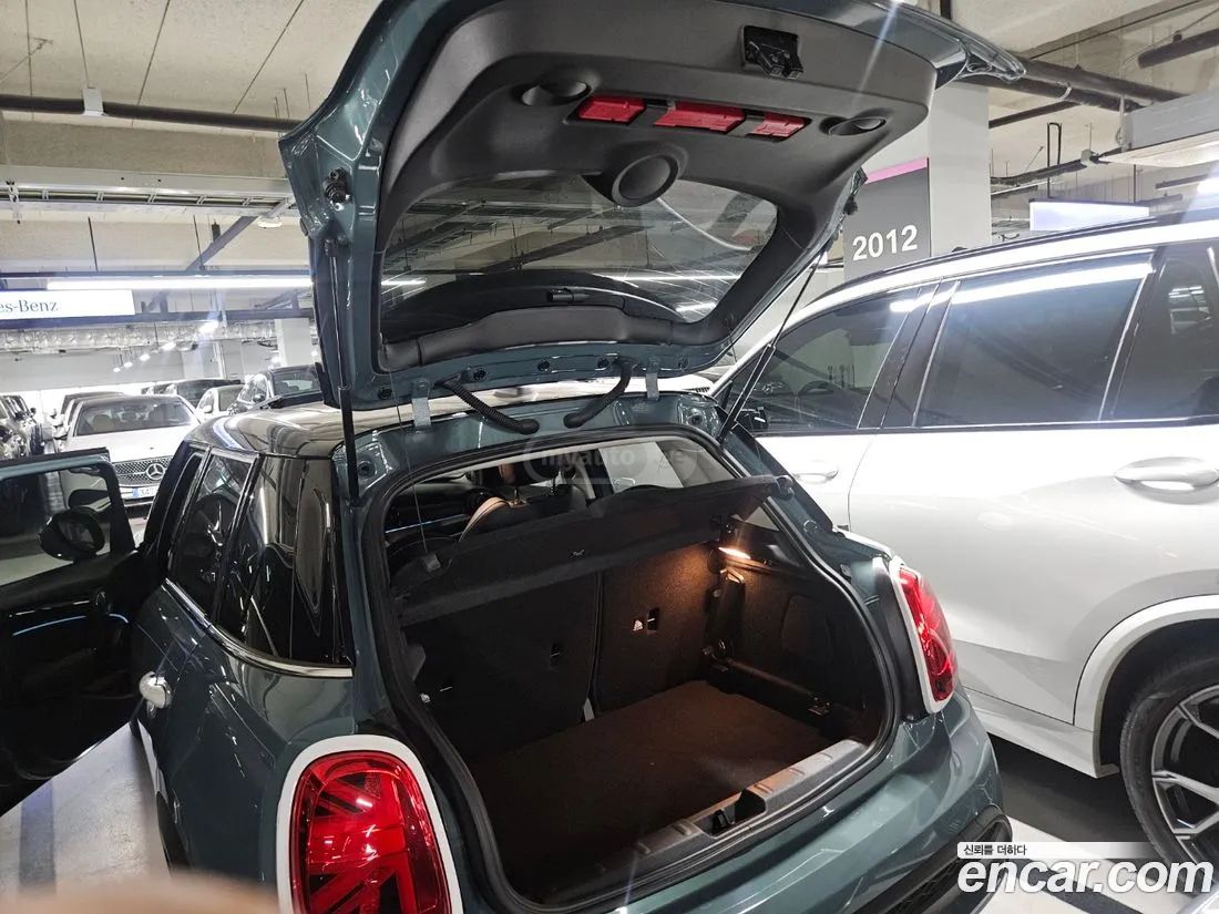 MINI Cooper 2023 — миниатюра 8