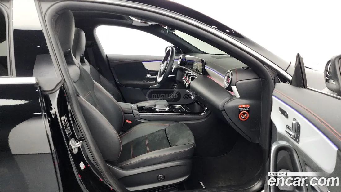 Mercedes-Benz CLA 45 AMG 2023 — миниатюра 11